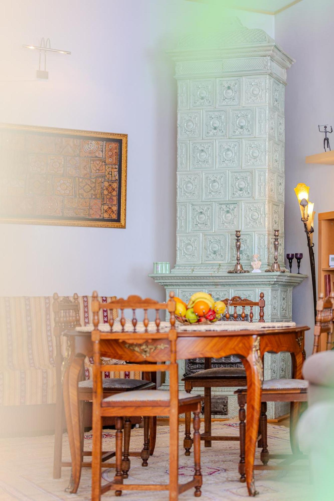 A Piece Of History Guesthouse Brasov Ngoại thất bức ảnh