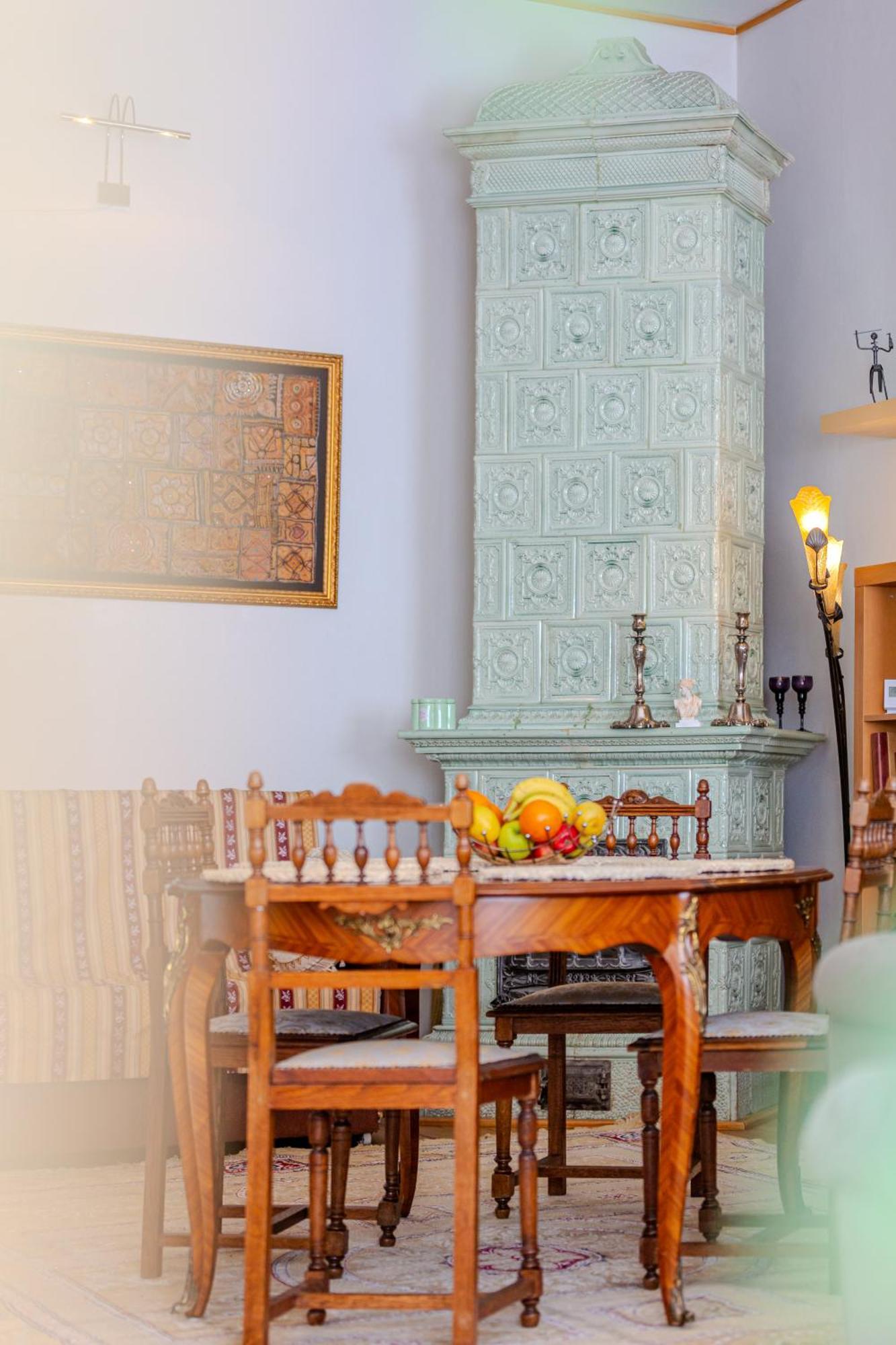 A Piece Of History Guesthouse Brasov Ngoại thất bức ảnh
