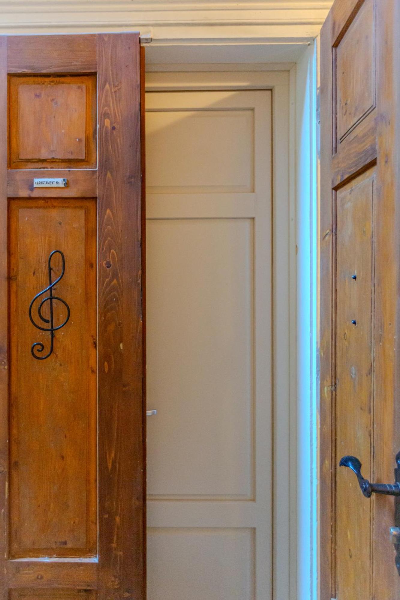 A Piece Of History Guesthouse Brasov Ngoại thất bức ảnh