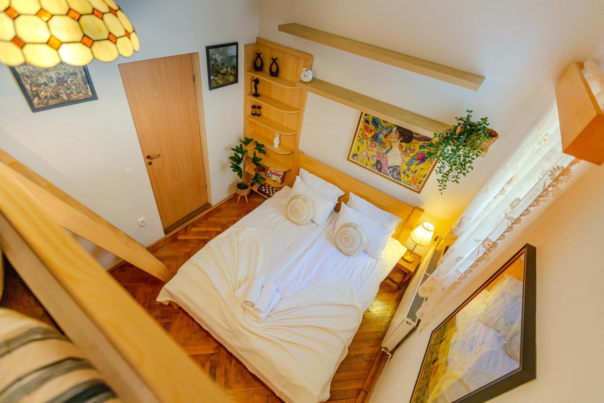 A Piece Of History Guesthouse Brasov Ngoại thất bức ảnh