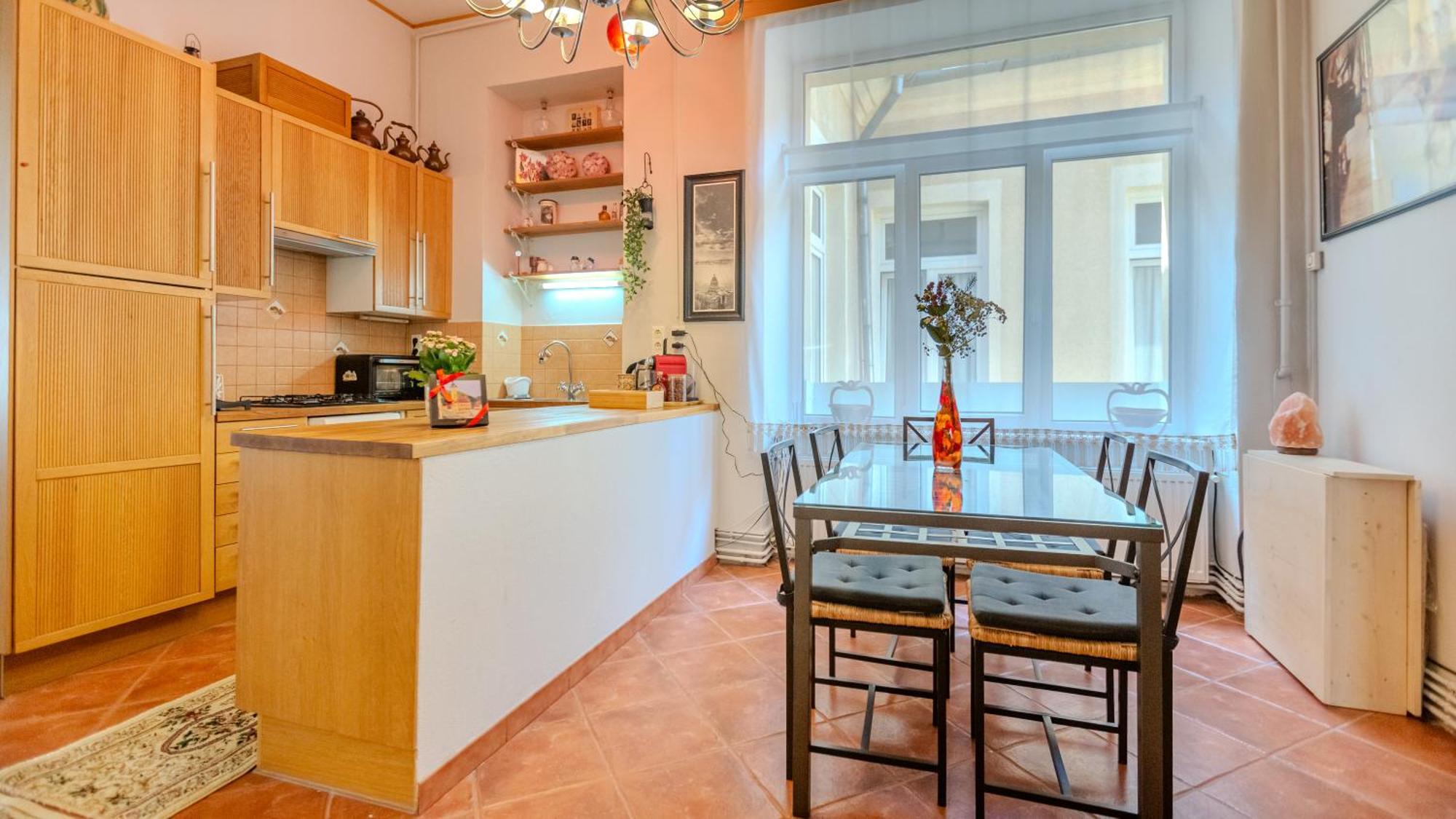 A Piece Of History Guesthouse Brasov Ngoại thất bức ảnh