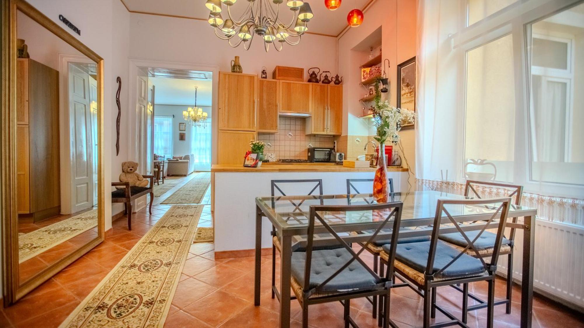 A Piece Of History Guesthouse Brasov Ngoại thất bức ảnh