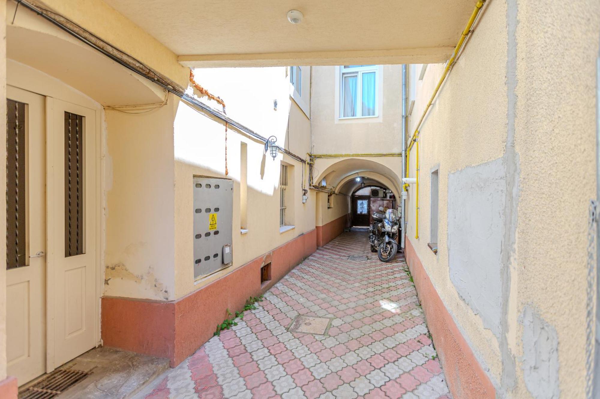 A Piece Of History Guesthouse Brasov Ngoại thất bức ảnh